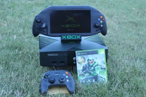 xbox-fan-creates-incredible-handheld-that-plays-all-og-games-natively-2.webp